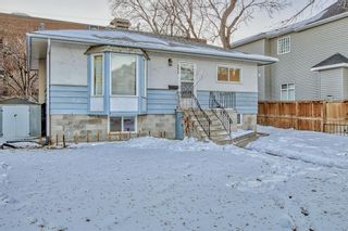 Photo 1: 4523 17 Avenue NW in Calgary: Montgomery Detached for sale : MLS®# A2012623