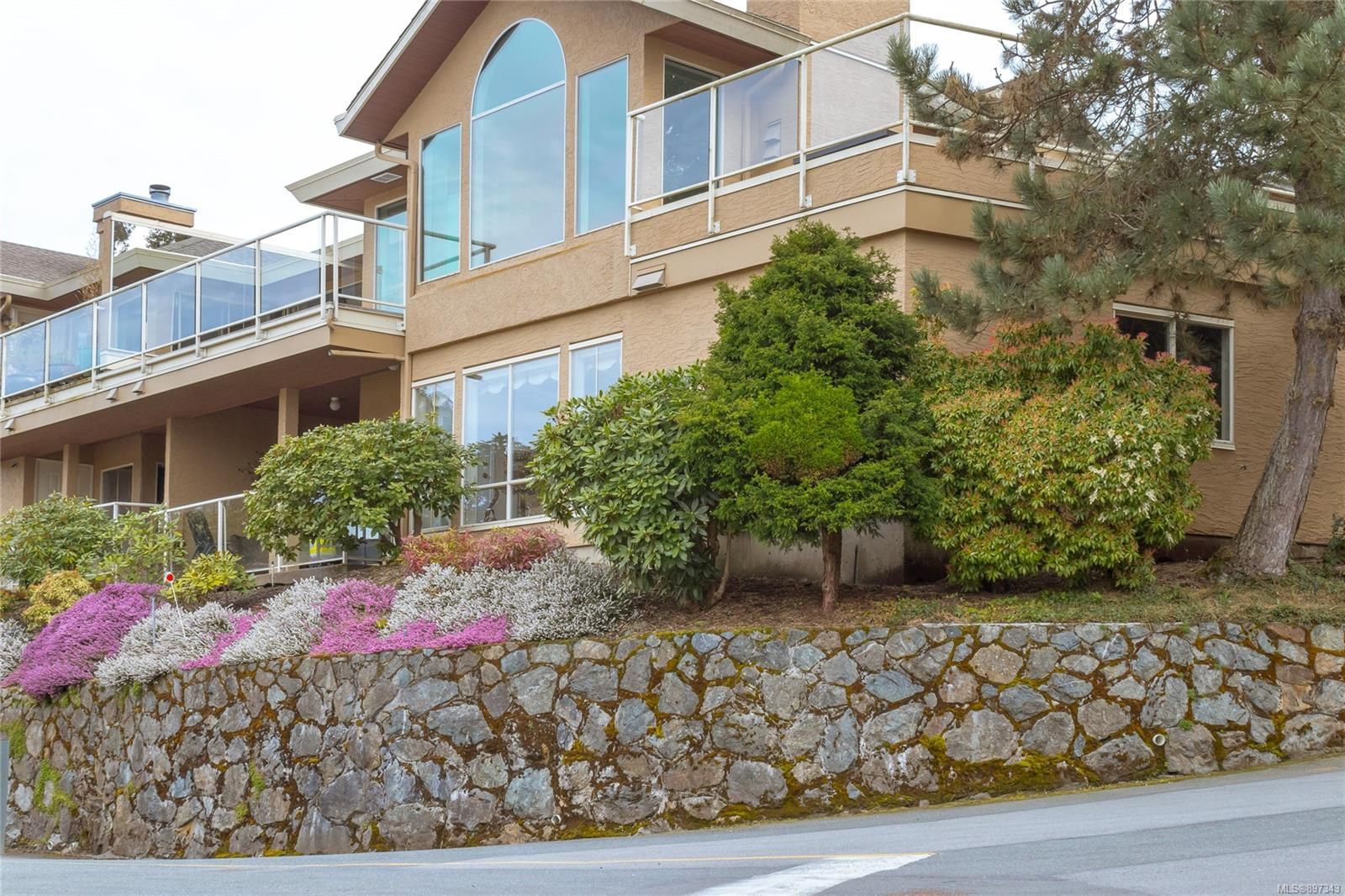 Main Photo: 801 6880 Wallace Dr in Central Saanich: CS Brentwood Bay Row/Townhouse for sale : MLS®# 897343
