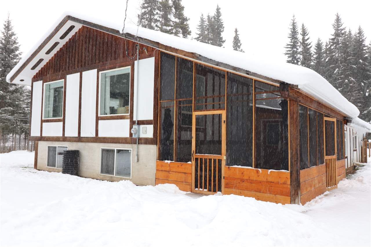 Main Photo: 17540 QUICK STATION Road: Telkwa House for sale (Smithers And Area (Zone 54))  : MLS®# R2520565