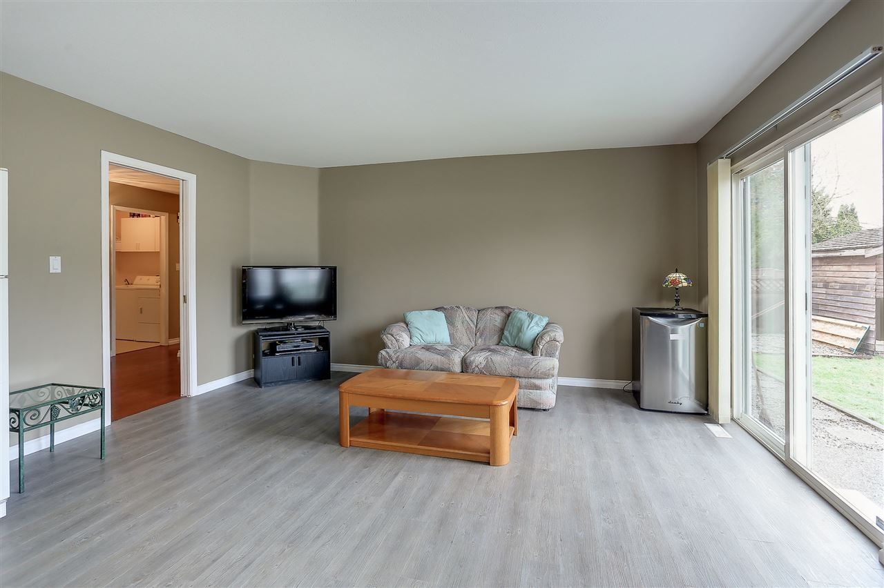 Photo 8: Photos: 12159 BLOSSOM Street in Maple Ridge: East Central House for sale : MLS®# R2152233