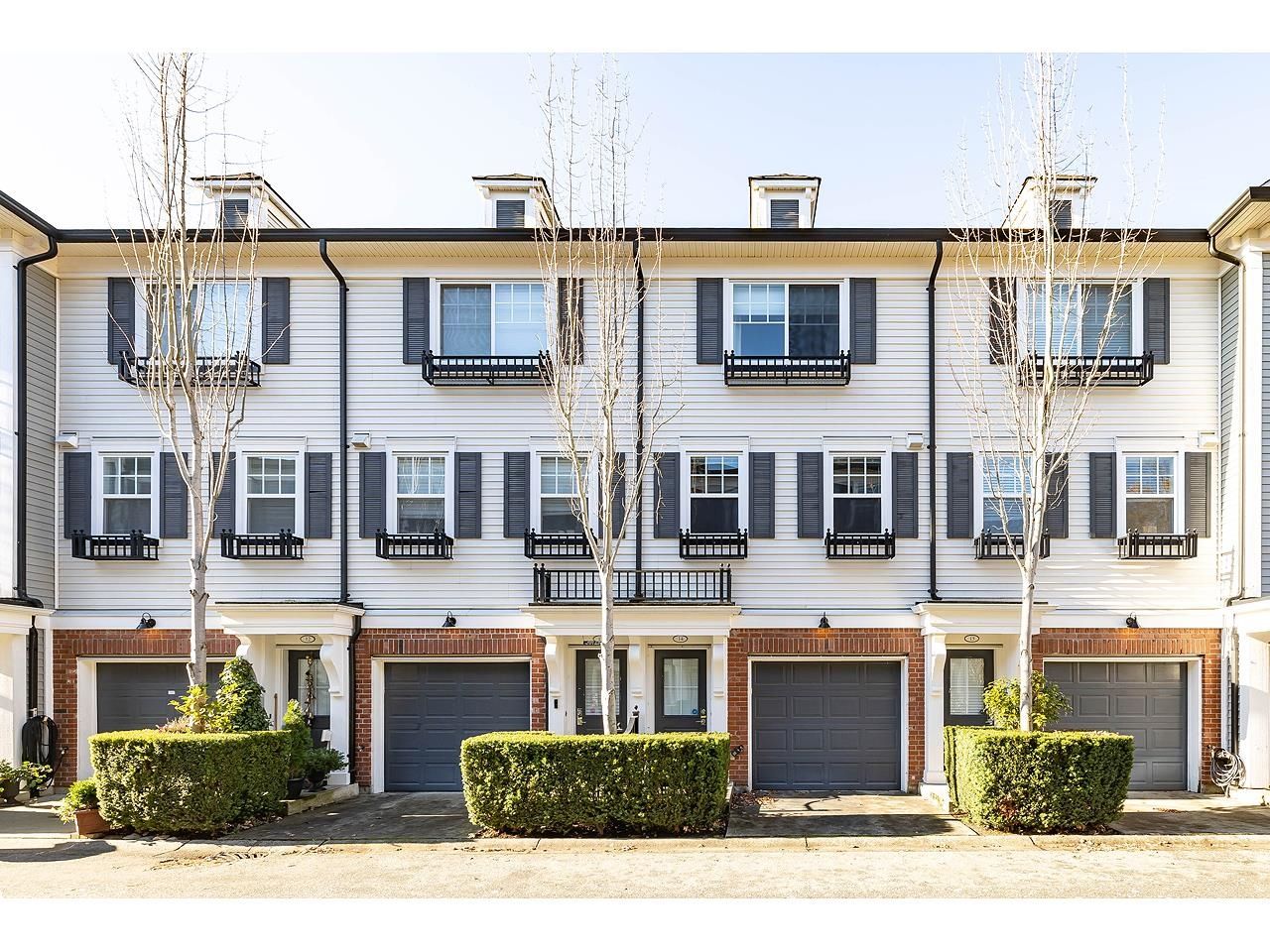 Main Photo: 14 18983 72A Avenue in Surrey: Clayton Townhouse for sale in "KEW" (Cloverdale)  : MLS®# R2833419