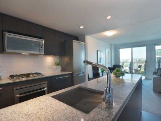 Photo 2: 701 522 W 8TH Avenue in Vancouver: Fairview VW Condo for sale in "CROSSROADS" (Vancouver West)  : MLS®# V969156