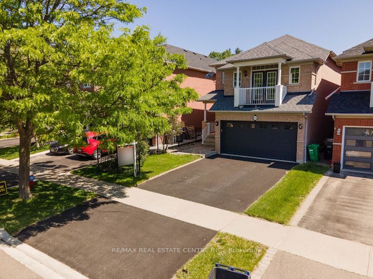 Main Photo: 925 Knotty Pine Grove in Mississauga: Meadowvale Village House (2-Storey) for sale : MLS®# W6054840