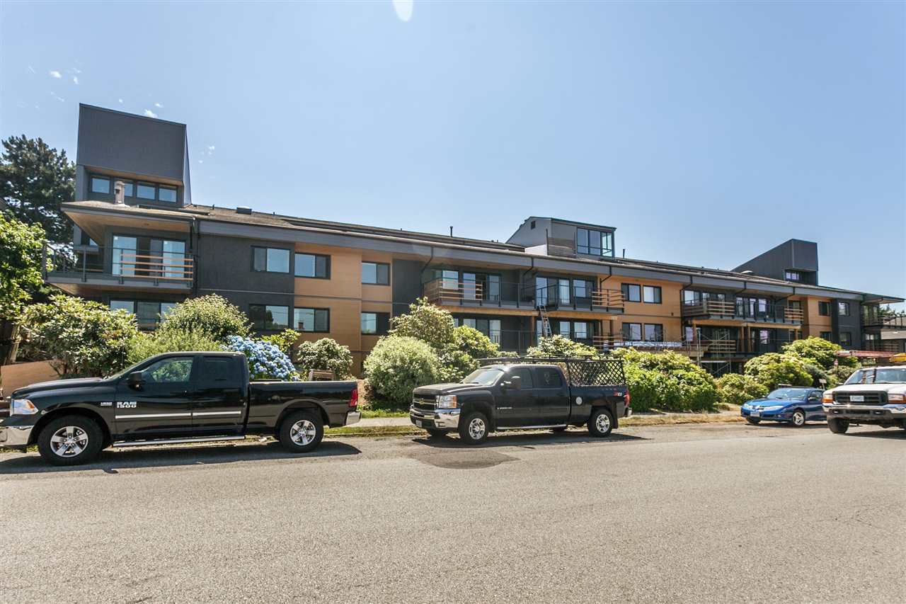 Main Photo: 305 2336 WALL Street in Vancouver: Hastings Condo for sale in "HARBOUR SHORES" (Vancouver East)  : MLS®# R2186871