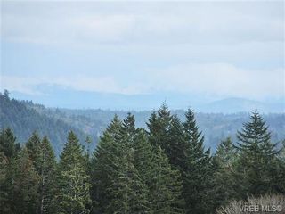 Photo 2: 211 1325 Bear Mountain Pkwy in VICTORIA: La Bear Mountain Condo for sale (Langford)  : MLS®# 663426