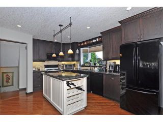 Photo 4: 8 NORSEMAN Place NW in Calgary: North Haven Upper House for sale : MLS®# C4023976