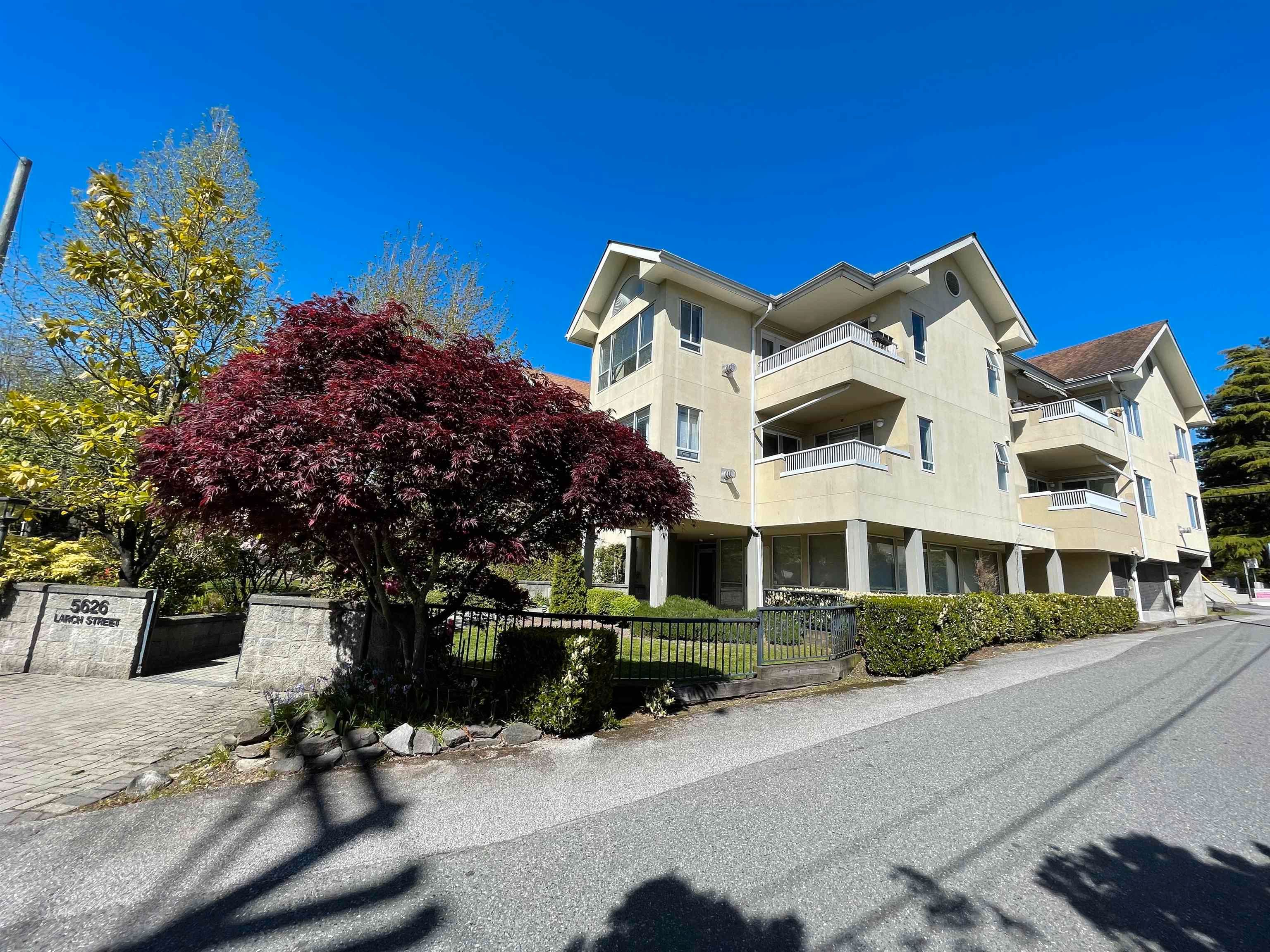 Main Photo: 204 5626 LARCH Street in Vancouver: Kerrisdale Condo for sale (Vancouver West)  : MLS®# R2875257