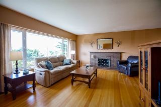 Photo 2: 7495 AUBREY Street in Burnaby: Simon Fraser Univer. House for sale (Burnaby North)  : MLS®# R2154261