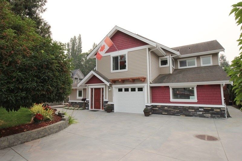 Main Photo: 20944 48 Avenue in Langley: Langley City House for sale in "Newlands" : MLS®# R2204412