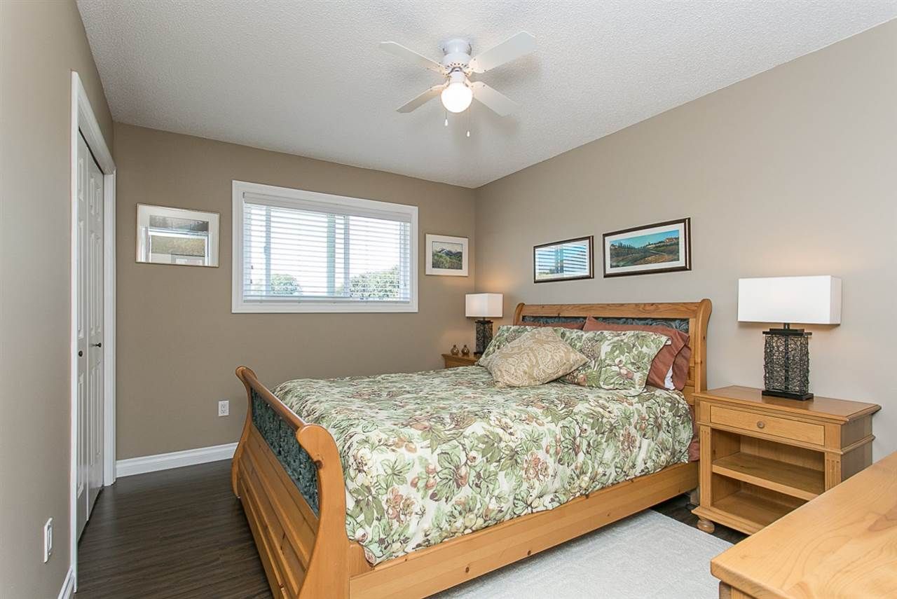 Photo 14: Photos: 6940 COACH LAMP Drive in Chilliwack: Sardis West Vedder Rd House for sale in "WELLS LANDING" (Sardis)  : MLS®# R2093207