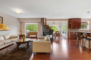 Photo 13: 98 Crestbrook Hill SW in Calgary: Crestmont Detached for sale : MLS®# A2137991
