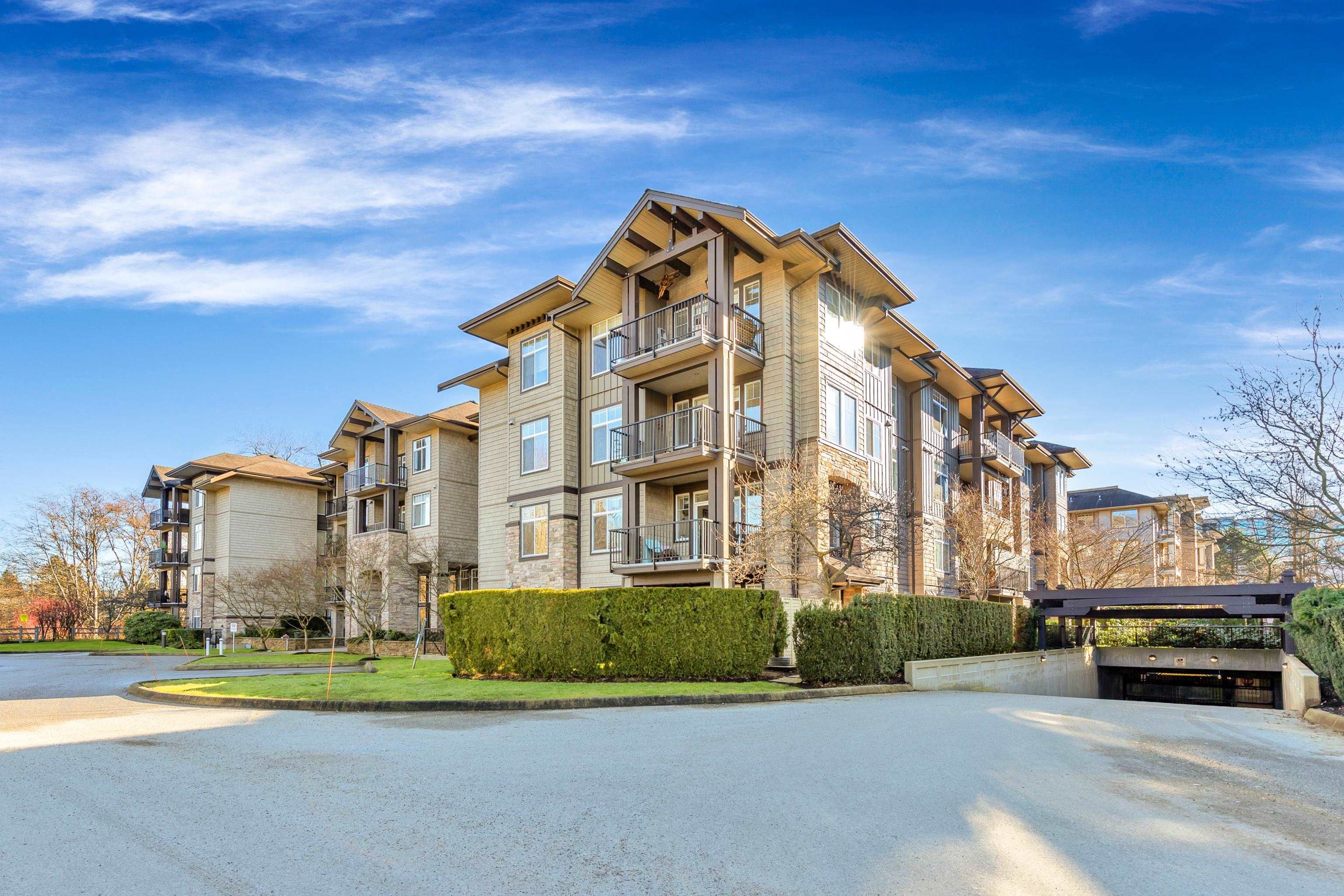 Main Photo: 302 12268 224 Street in Maple Ridge: East Central Condo for sale in "Stonegate" : MLS®# R2756960