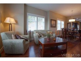 Photo 2: 100 644 Granrose Terr in VICTORIA: Co Latoria Row/Townhouse for sale (Colwood)  : MLS®# 590940