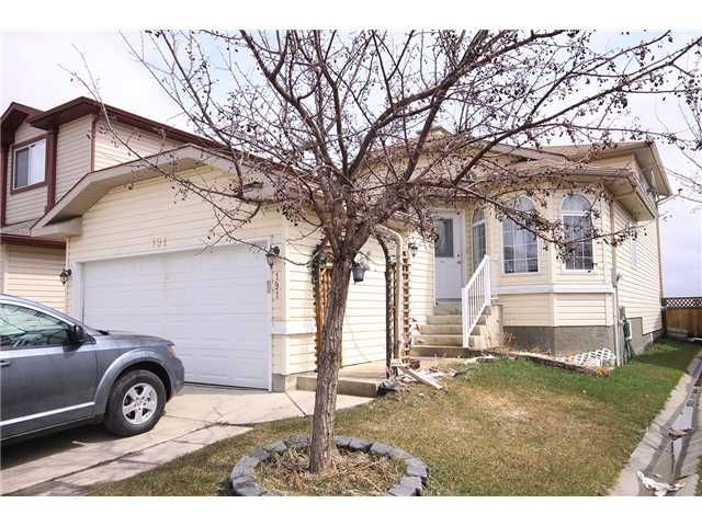Main Photo: 191 APPLEGLEN Park SE in CALGARY: Applewood Residential Detached Single Family for sale (Calgary)  : MLS®# C3494274