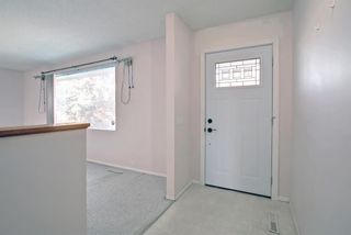 Photo 2: 5355 Lakeview Drive SW in Calgary: Lakeview Detached for sale : MLS®# A1243144