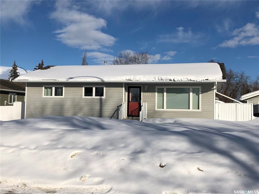 Main Photo: 1003 1st Street East in Nipawin: Residential for sale : MLS®# SK921090