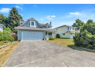 Photo 1: 9324 154A Street in Surrey: Fleetwood Tynehead House for sale : MLS®# R2481901