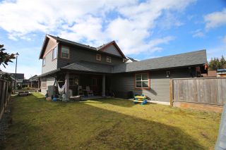 Photo 3: 1036 WOODSWORTH Road in Gibsons: Gibsons & Area House for sale (Sunshine Coast)  : MLS®# R2140231