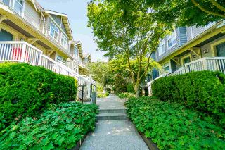 Photo 3: 35 7488 SOUTHWYNDE Avenue in Burnaby: South Slope Townhouse for sale in "LEDGESTONE I" (Burnaby South)  : MLS®# R2374262