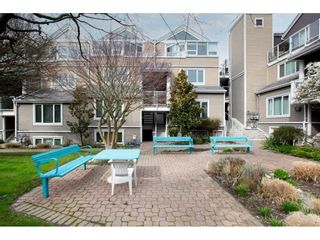 Photo 24: 14834 BEACHVIEW Avenue: White Rock Townhouse for sale in "Marine Court" (South Surrey White Rock)  : MLS®# R2671121