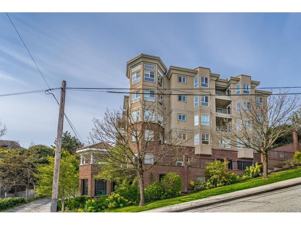 Main Photo: 203 202 MOWAT Street in New Westminster: Uptown NW Condo for sale in "THE SAUSALITO" : MLS®# R2686288