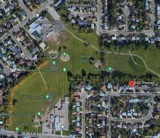 Photo 2: 130 Thomas Crescent in Saskatoon: Fairhaven Residential for sale : MLS®# SK935632