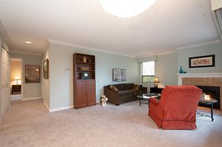 Photo 9: 203 1340 DUCHESS Avenue in West Vancouver: Ambleside Condo for sale in "DUCHESS LANE" : MLS®# R2725270