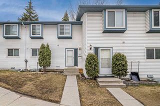 Main Photo: 53 4810 40 Avenue SW in Calgary: Glamorgan Row/Townhouse for sale : MLS®# A2124076