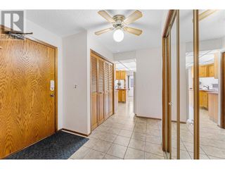Photo 18: 983 Bernard Avenue Unit# 208 in Kelowna: House for sale : MLS®# 10311064