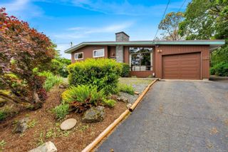 Photo 1: 887 Clarke Rd in Central Saanich: CS Brentwood Bay House for sale : MLS®# 932768