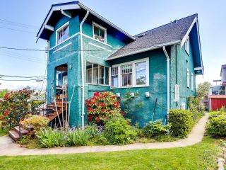Photo 1: 2560 TRAFALGAR Street in Vancouver: Kitsilano House for sale (Vancouver West)  : MLS®# R2691640