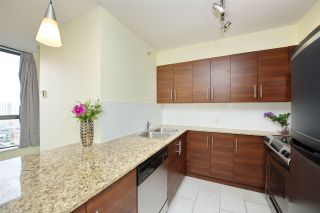 Photo 4: 502 814 ROYAL Avenue in New Westminster: Downtown NW Condo for sale : MLS®# R2441272