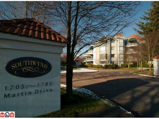 Main Photo: 206 1785 MARTIN Drive in Surrey: Sunnyside Park Surrey Condo for sale in "SOUTHWYND" (South Surrey White Rock)  : MLS®# F1208997