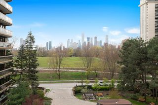 Photo 32: 407 70 Rosehill Avenue in Toronto: Rosedale-Moore Park Condo for sale (Toronto C09)  : MLS®# C8300644