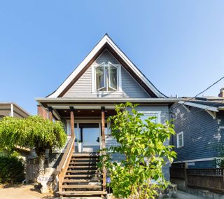 Photo 2: 4784 MOSS Street in Vancouver: Collingwood VE House for sale (Vancouver East)  : MLS®# R2717072