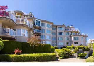 Photo 1: 5206 2829 Arbutus Rd in Saanich: SE Ten Mile Point Condo for sale (Saanich East)  : MLS®# 921929