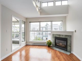 Photo 3: 406 2025 STEPHENS Street in Vancouver: Kitsilano Condo for sale in "Stephens Court" (Vancouver West)  : MLS®# R2178000