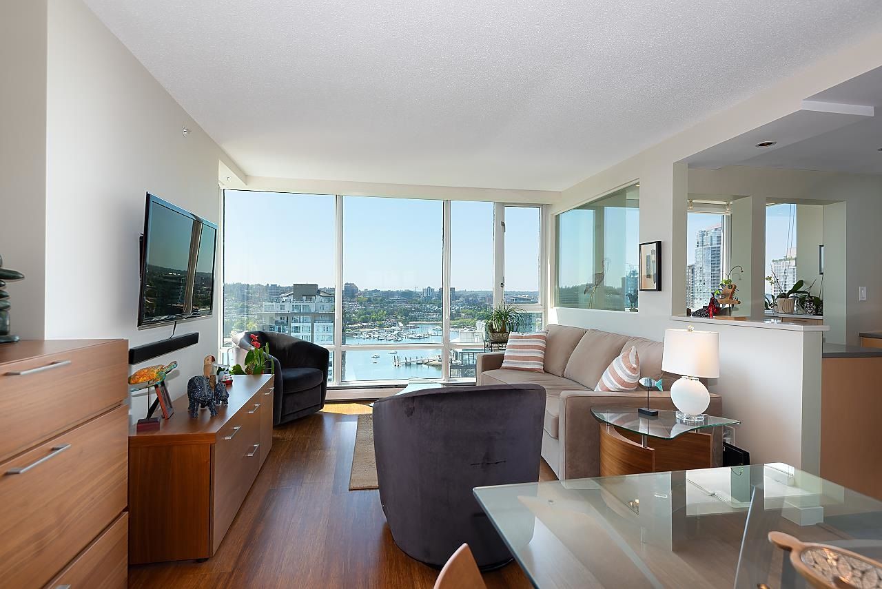 Main Photo: 2701 1201 MARINASIDE CRESCENT in Vancouver: Yaletown Condo for sale (Vancouver West)  : MLS®# R2602027