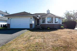Photo 1: 6204 186 Street in Surrey: Cloverdale BC House for sale in "Eagle Crest" (Cloverdale)  : MLS®# R2102638