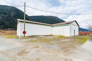 Photo 8: 39963 NORTH PARALLEL Road in Abbotsford: Sumas Mountain House for sale : MLS®# R2859037