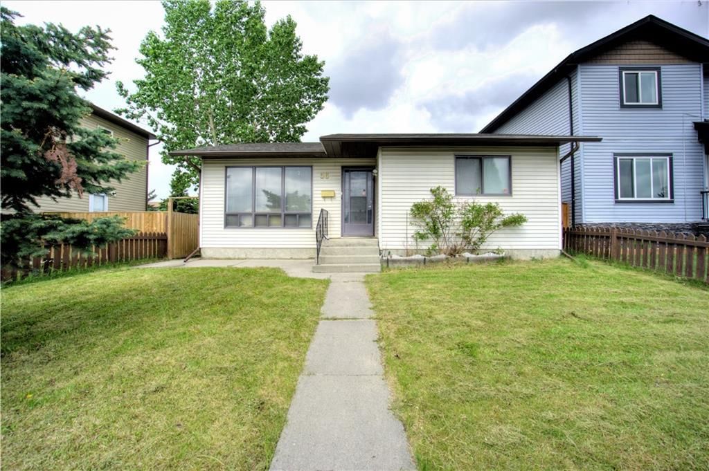 Main Photo: 56 CASTLEBROOK Place NE in Calgary: Castleridge Detached for sale : MLS®# C4299262