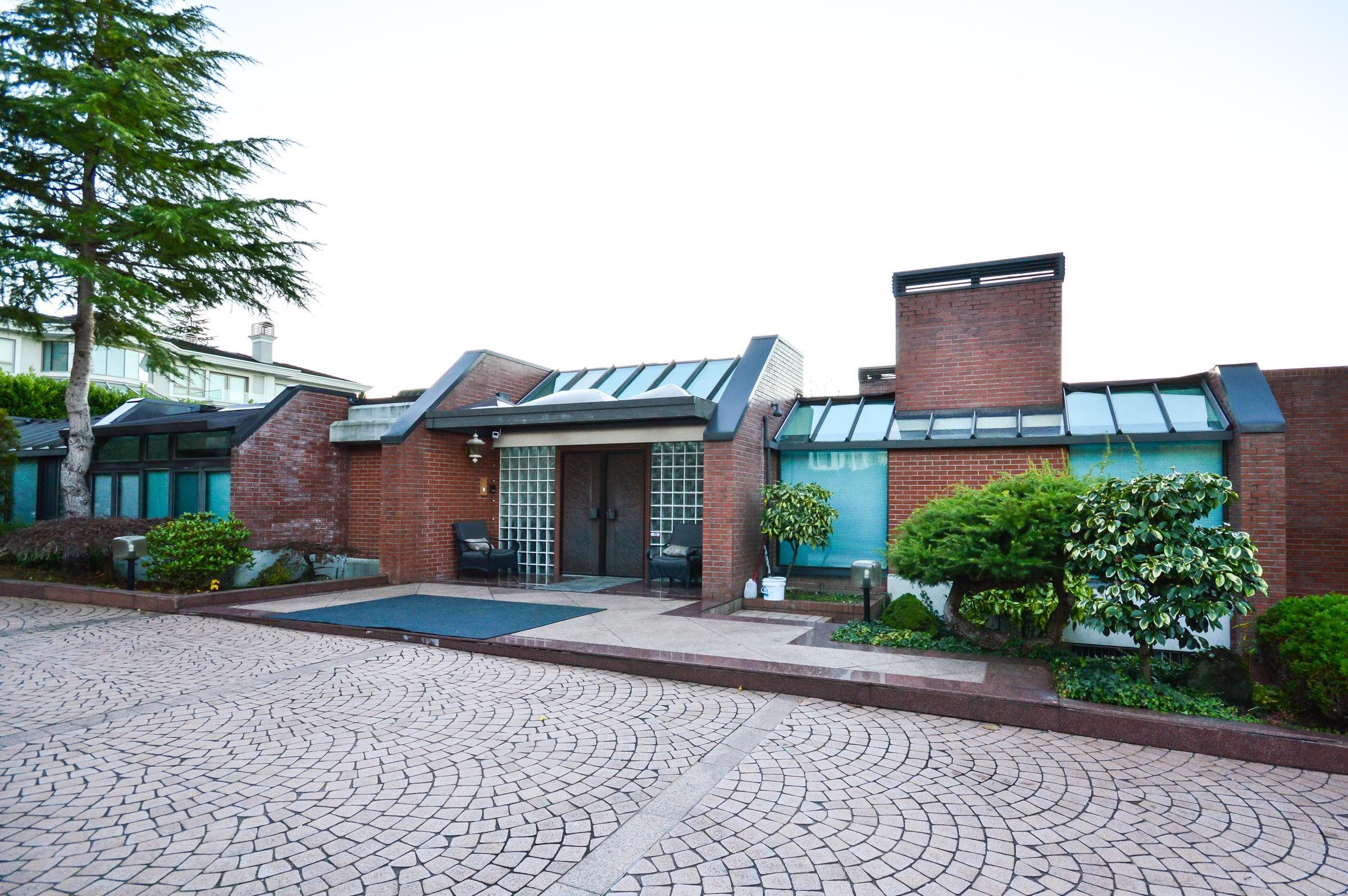 Main Photo: 1425 ACADIA Road in Vancouver: University VW House for sale (Vancouver West)  : MLS®# R2801086