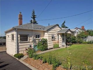 Photo 1:  in VICTORIA: SW Marigold House for sale (Saanich West)  : MLS®# 587125