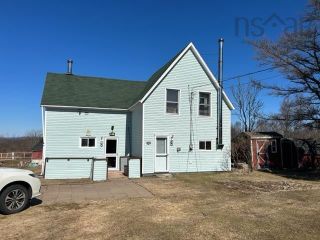Photo 1: 15 Grey Street in Joggins: 102S-South of Hwy 104, Parrsboro Residential for sale (Northern Region)  : MLS®# 202305866