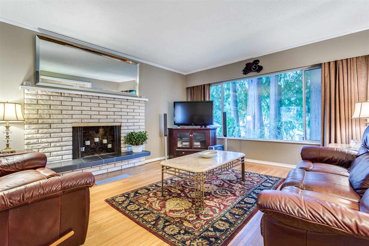 Photo 3: Photos: 4078 SEFTON Street in Port Coquitlam: Oxford Heights House for sale : MLS®# R2039794