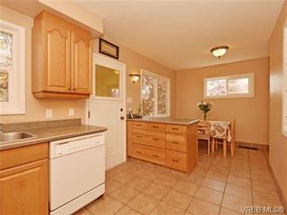 Photo 4: 3305 Kingsley St in VICTORIA: SE Camosun House for sale (Saanich East)  : MLS®# 697286