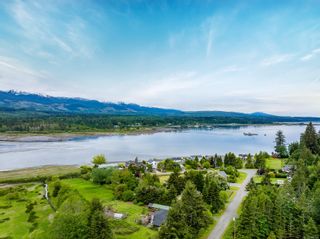 Photo 6: 7672 Tozer Rd in Fanny Bay: CV Union Bay/Fanny Bay House for sale (Comox Valley)  : MLS®# 905121
