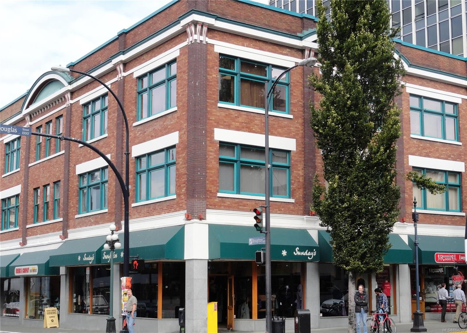 Main Photo: 3rd flr 1012 Douglas St in Victoria: Vi Downtown Office for lease : MLS®# 884717