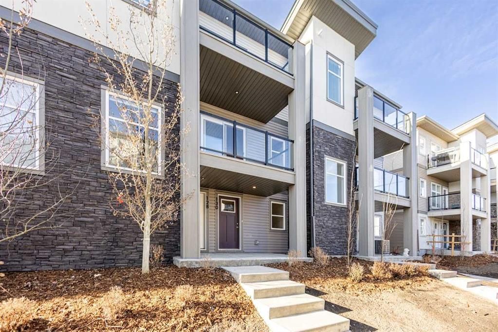 Main Photo: 130 Spring Creek Common SW in Calgary: Springbank Hill Row/Townhouse for sale : MLS®# A2094130