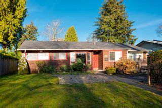 Photo 1: 1140 MAPLEWOOD Crescent in North Vancouver: Norgate House for sale : MLS®# R2708430